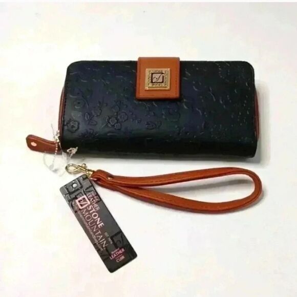 Stone Mountain Black and Brown Wallet - Picture 1 of 10